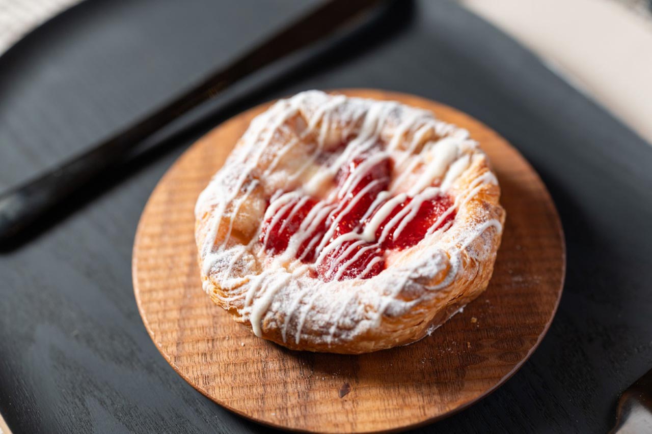 苺チーズケーキデニッシュ...